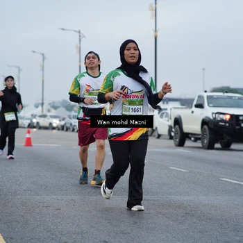 Runner Photo 7661151