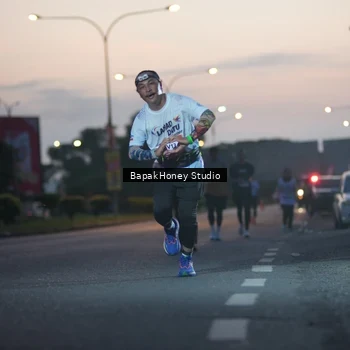 Runner Photo 7661164