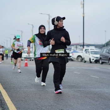 Runner Photo 7661175