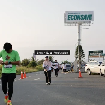 Runner Photo 7661180