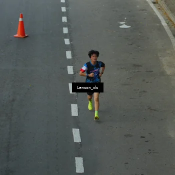 Runner Photo 7661212