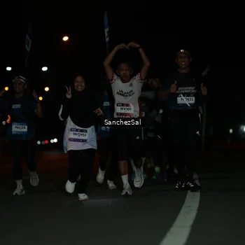 Runner Photo 7661216