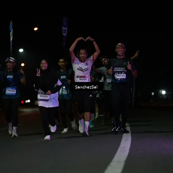 Runner Photo 7661228