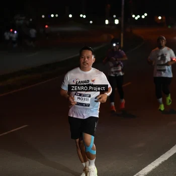 Runner Photo 7661254