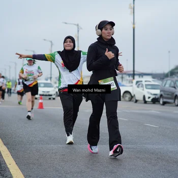 Runner Photo 7661255