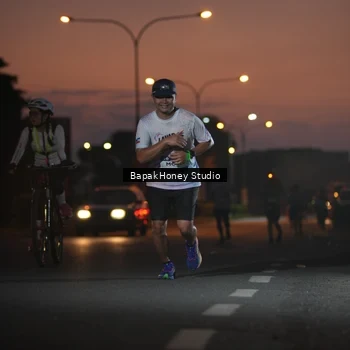 Runner Photo 7661346