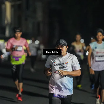 Runner Photo 7661350