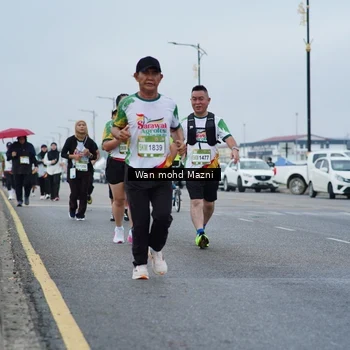 Runner Photo 7661377