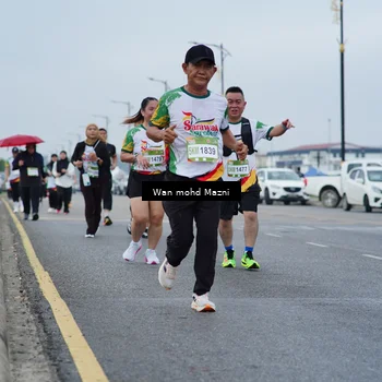 Runner Photo 7661399