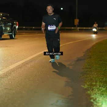 Runner Photo 7661473