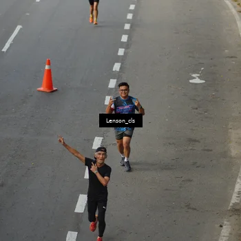Runner Photo 7661484
