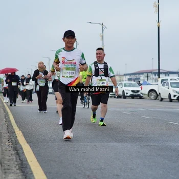 Runner Photo 7661506
