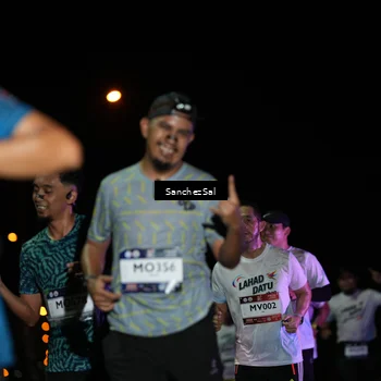 Runner Photo 7661507