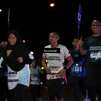 Runner Photo 7661513
