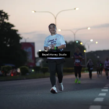 Runner Photo 7661518