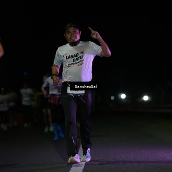 Runner Photo 7661533
