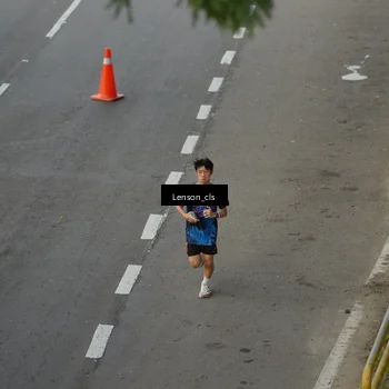 Runner Photo 7661592