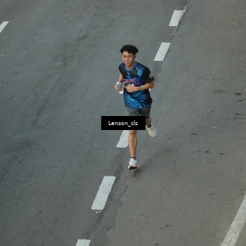Runner Photo 7661640