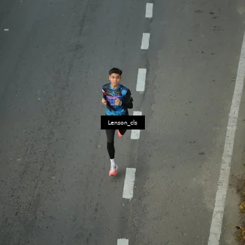 Runner Photo 7661676