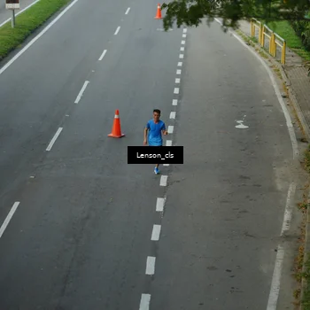 Runner Photo 7661735
