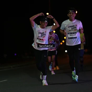 Runner Photo 7661859