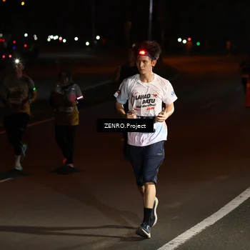 Runner Photo 7661869