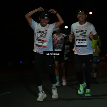 Runner Photo 7661871