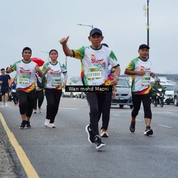 Runner Photo 7661872