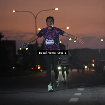 Runner Photo 7661875