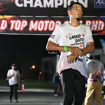 Runner Photo 7662048