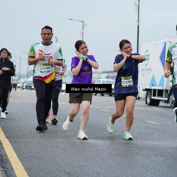 Runner Photo 7662345