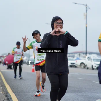 Runner Photo 7662398