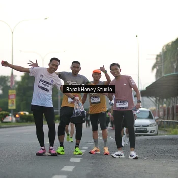 Runner Photo 7662408