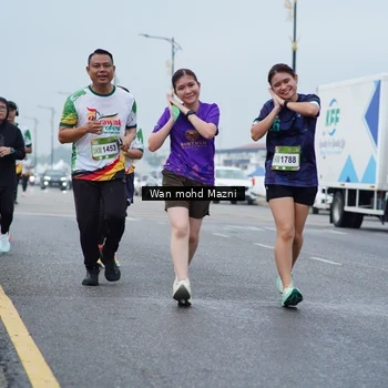 Runner Photo 7662424