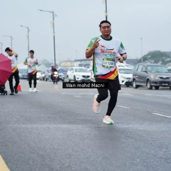 Runner Photo 7662953