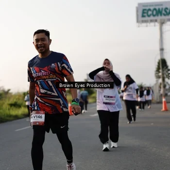 Runner Photo 7662975