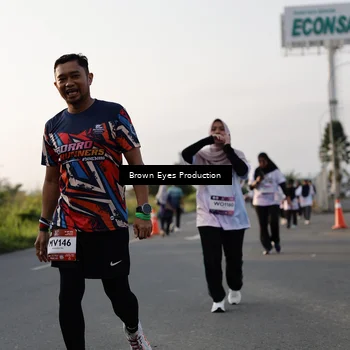 Runner Photo 7663009