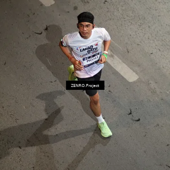 Runner Photo 7663032