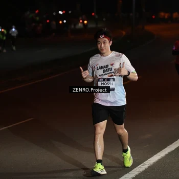 Runner Photo 7663170