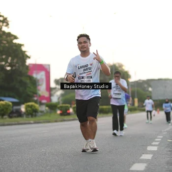 Runner Photo 7663281