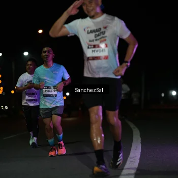 Runner Photo 7663306