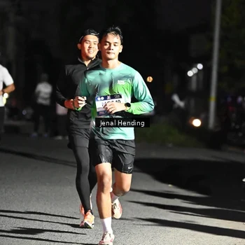 Runner Photo 7663331