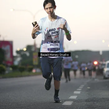 Runner Photo 7663530