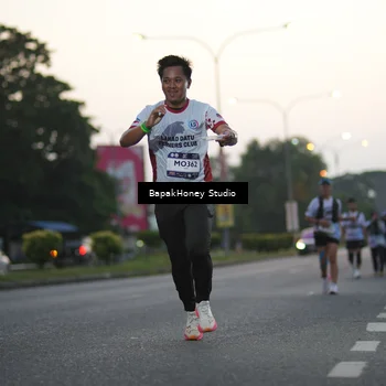 Runner Photo 7663540