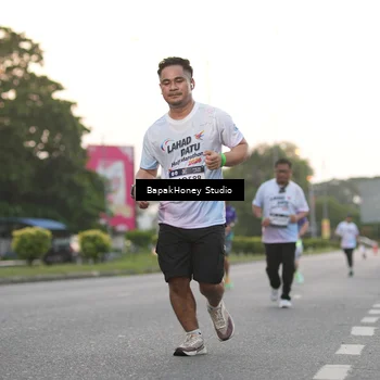 Runner Photo 7663543