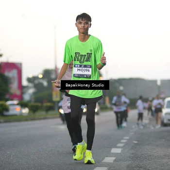 Runner Photo 7663666