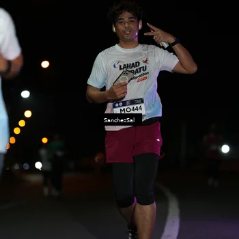 Runner Photo 7663667