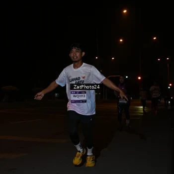 Runner Photo 7663714