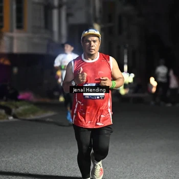 Runner Photo 7663892