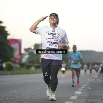Runner Photo 7663893